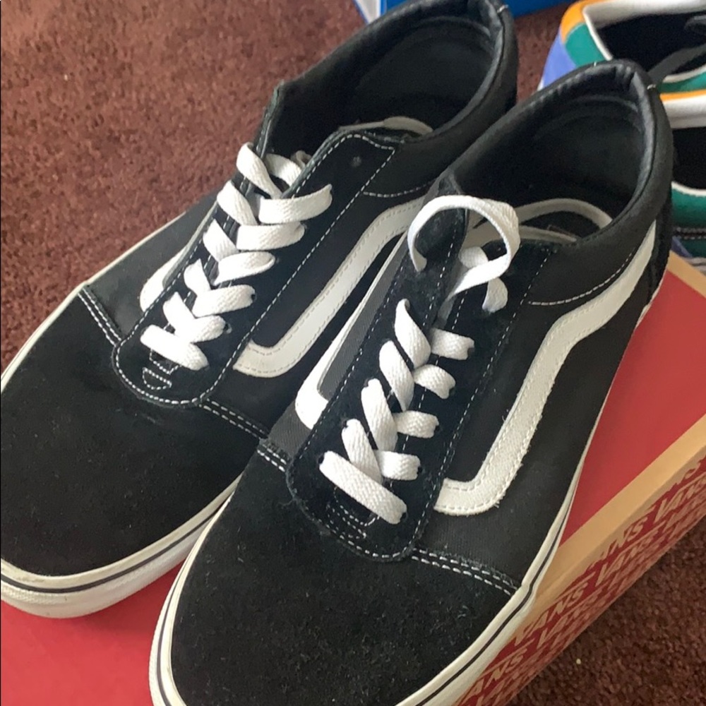 Vans - Picture 3 of 3